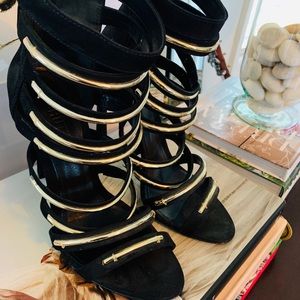 Brand new SCHUTZ heeled sandals